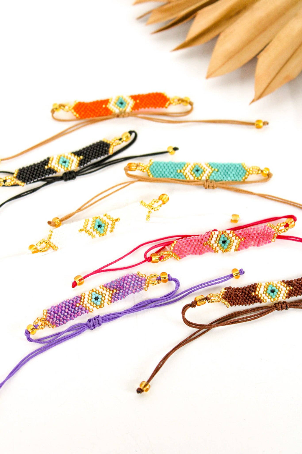Simplicity Evil Eye Pull Bracelet brac