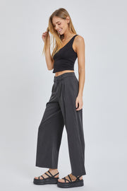 Yeni Cropped Tank in Black